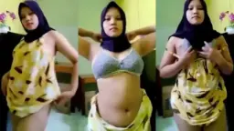 Rayuan Abu-abu Bh Berhijab Yang Menggoda