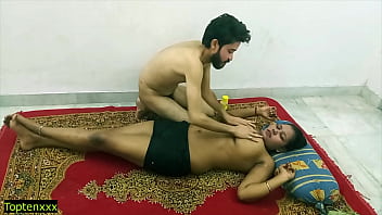 Gadis India Seksi Memberikan Pijatan Panas Dan Bercinta Romantis Dengan Remaja Cowok!