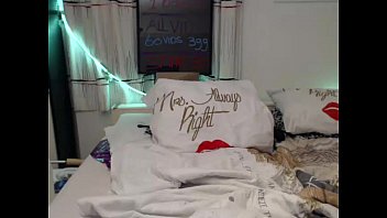 Siswet19 Yang Manis Main Di Webcam Live Dengan Gaya Menggoda