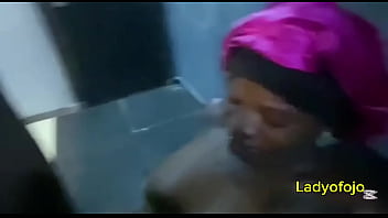 Gadis Remaja Nigeria Dan Saudara Tiri Panas Beraksi Di Rumah! Pacarnya Tak Bisa Memuaskannya!