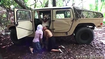 Cowok Arab Dan Gadis Pirang: Bercinta Di Rumah Yang Sama
