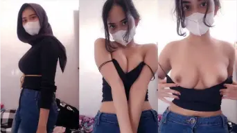 Gadis Berhijab Joget Menggoda Dengan Gerakan Panas