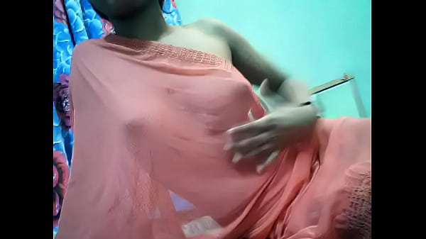 Gadis Desi Panas Pamer Payudara Di Kamera