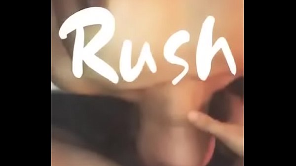 Tionghoa Seksi Menikmati Kenikmatan Di Lubang Intimnya