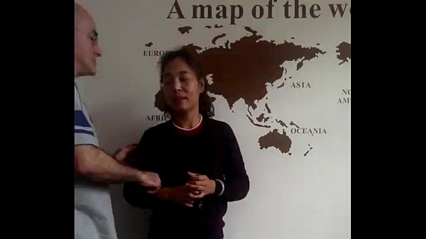 Pria Amerika Dan Istri Tionghoa Beraksi Mesra Dengan Pemuda Lokal Di Dongguan