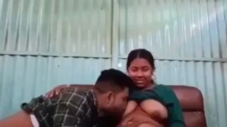 Pria Mesum Mengisap Payudara Besar Dan Menikmati Adegan Bercinta Ala Bangladesh