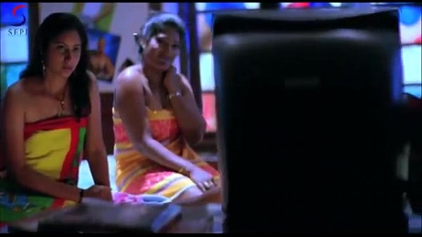 Gadis Nakal Nonton Mms Adegan Panas – Zehreeli Nagin [2012] – Dub Hindi