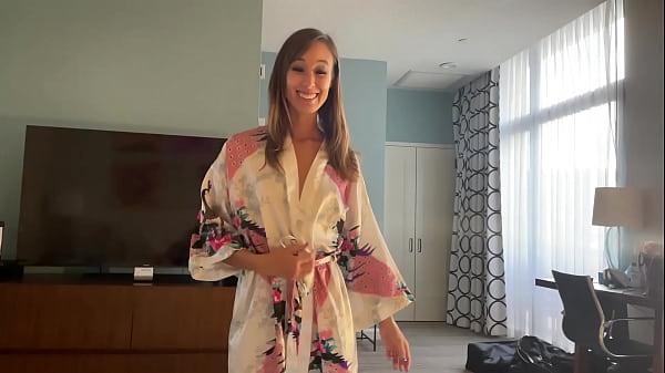 Christy Love Yang Panas Menggoda Menggila Dengan Penggemar, Badan Mulusnya Menggoyang Hingga Pov Muncrat Di Payudara