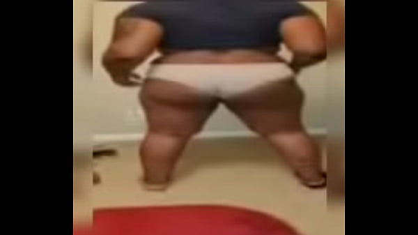 Indonesia Menggoyangkan Pantatnya Dengan Sensual