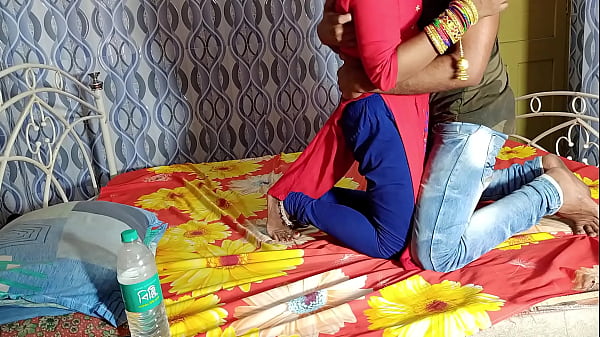 पति की गैरमौजूदगी में अपनी शादीशुदा छात्रा के घर जाकर उसे चोदने का मज़ा – साफ़ हिन्दी आवाज़ में – पहला भाग