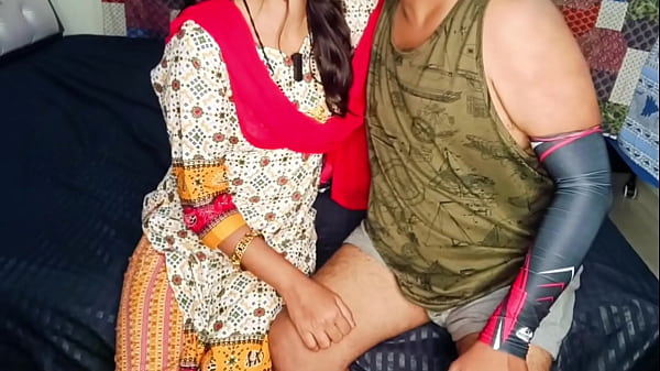 Mami Ko Paise Kamane Ka Garam Tarika Sikha Kar Uski Chut Ko Choda