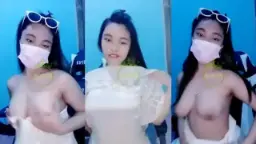 Tampilan Montok Miss Azeel, Payudara Bulat Bening Masih Kencang Dan Menggoda