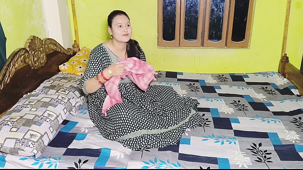 Ibu Tiri Desi Digoyang Ganas Oleh Anak Tirinya Yang Penuh Nafsu