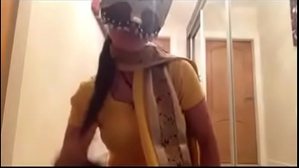 Gadis India Panas Menggoda Diri Sendiri Dengan Nafsu Membara.