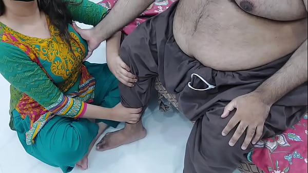 Anak Tiriku Memberiku Pijat Kaki Sambil Kugenggam Payudaranya, Berlanjut Ke Adegan Panas Dengan Audio Hindi Yang Menggoda
