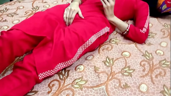 Gadis Langsing Digilir Penyewa – Film Panas Hindi Dengan Adegan Ranjang