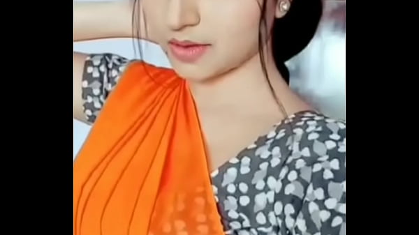 Tubuh Seksi Di Bawah Terik Matahari Tamil