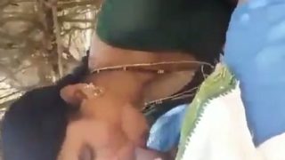 Gadis Desa India Ngentot Di Alam Terbuka