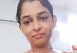 Video Panas Cewek Mumbai Mandi Menggoda