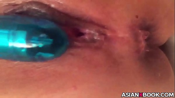 Gadis Asia Digoyang Hingga Basah