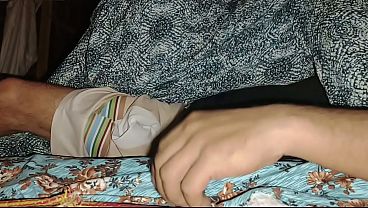 Ibu Tiri Gue Tadi Malem Bikin Gila, Gue Colokin Dua Jari Ke Memeknya Sampe Muncrat Air.