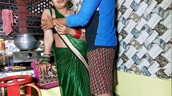 भाभी को किचन में ही चोदा जब पूरा घर सुनसान था! असली हिंदी गर्म आवाज़