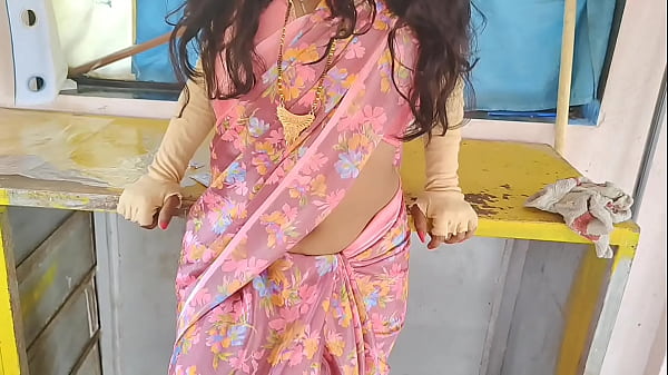 कiski Garmi Bhari Raat Mein, Ghar Ki Safai Karte-karte Chhup-chhup Ke Mazey Lete Huye, Naukar Aur Malik Ki Pyasi Jawani Ki Bhari Hui Chudai Ki Kahani