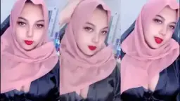 Hijabers Seksi Belahan Toket Nungging Sambil Mendesah Nafsu