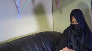 Komposisi Jasa Pelacur Pakistan Yang Bikin Ngiler