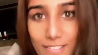 Poonam Pandey Pamer Puting Di Instagram Live, Bikin Liar!