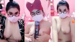 Sheila Bugil Pamer Memek Sambil Muterin Tubuh