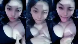 Vcs Laras Pap Uting Sambil Melet Manjah, Bikin Makin Greget Dan Basah.