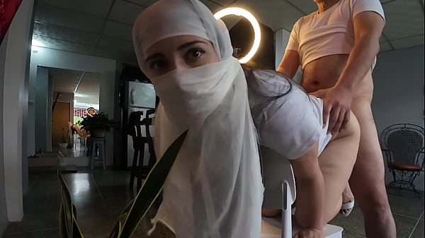 Ibu-ibu Berhijab Minta Diisi Di Lubang Belakang Setelah Ngewe Brutal – Selingkuh Hijab