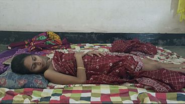 Desi Bhabhi Ko Padosi Ne Kasar Pelan Pelan Choda