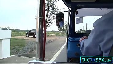 Amateur Thai Milf Di Jalan Langsung Diseret Buat Main Di Mobil