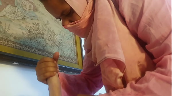 Desi Cewek Mulus Digosok Habis-habisan Sama Bule, Badan Lemes Sampe Meringis Nikmat.