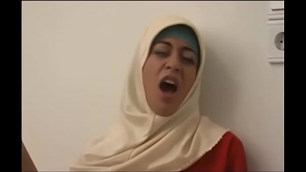 1101689 Cewek Arab Jilbab, Siap Digoda Liarnya