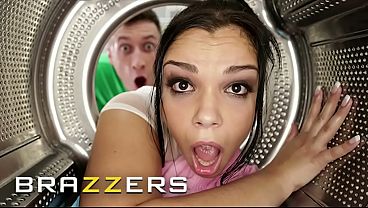 Tonton Nih! Adegan Macem-macem Bikin Macet, Bintang Brazzers Paling Hot Mainin Kontol Sampai Crott!