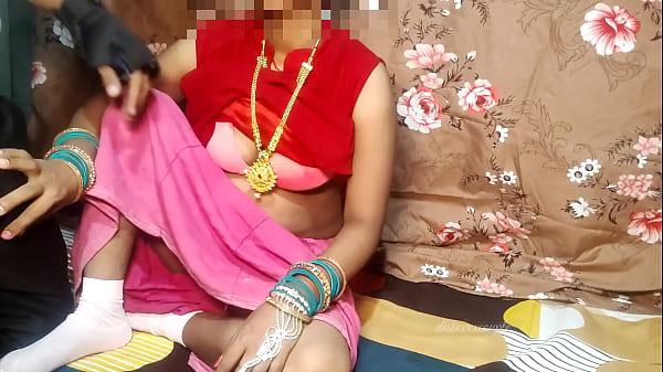 Baju Merah Ketat, Istri Nakal, Suami Sange, Adegan Asli India Bikin Makin Pengen.