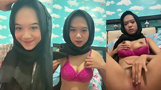 Gendis Buka Jilbab, Body Mulus Full Polos Digoyang-goyangin.