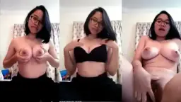 Mahasiswi Toge Colok Memek Sampe Muncrat