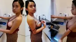 Pembantu Masak Siap Digenjot Kapan Aja, Lo Tinggal Bilang.