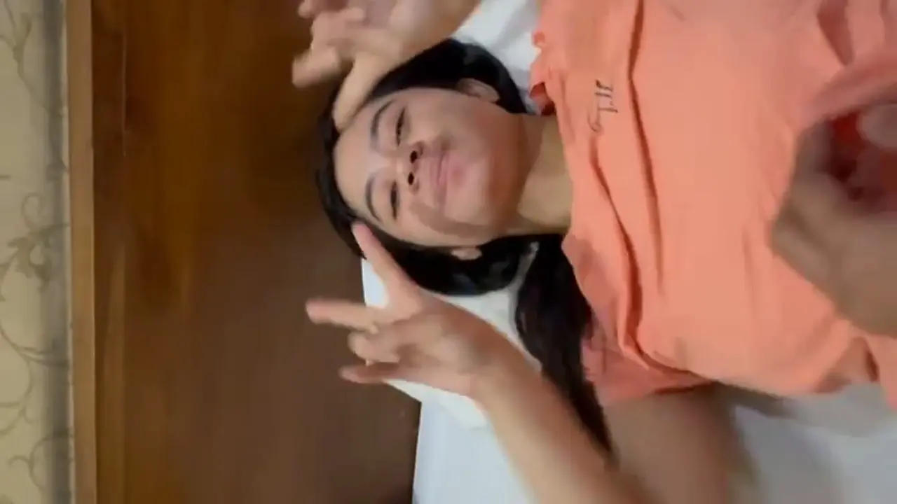 Sii Rini Digituin Sama Laki Orang, Malah Pasrah Nikmatin