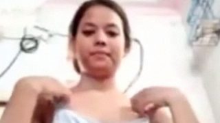Viral Bugil: Cewek Guwahati Lepas Bra Sampe Toge