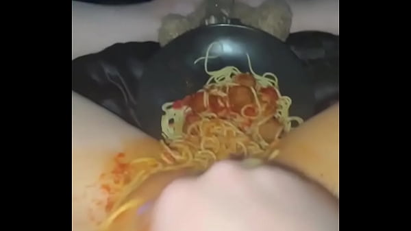 Gila Nih, Cewek Arab Perawan 18 Tahun Di Beverly Hills Colmek Pakai Makanan, Video Panjang Penuh Gaya Aneh Dan Mewah Banget.