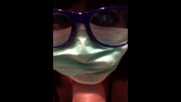 Beurette Ngumpet Di Rumah, Ngewe Maskeran Sambil Hisap Kontol, Virus Corona Covid-19 Karantina.