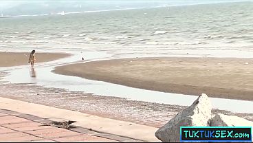 Gadis Thailand Dijemput Di Pantai Buat Ngentot Sama Bule Kontol Gede.