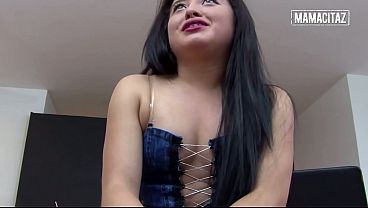 Pantat Tebal Cewek Latin Bungkuk Pake Rok Mini… Dia Gak Bisa Berhenti Megang-megang Itu