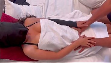 Desi Bhabhi Ketat Dikocok Keras Sama Adik Ipar, Video Bokep Binal Panas Viral Suara Hindi.