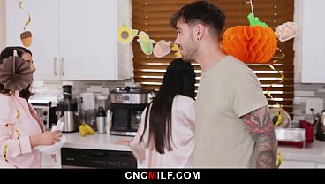 Ibu Tiri Marica Langsung Ngerti Aturan Keluarga Bebas Pake, Siap Digaruk Kapan Aja.
